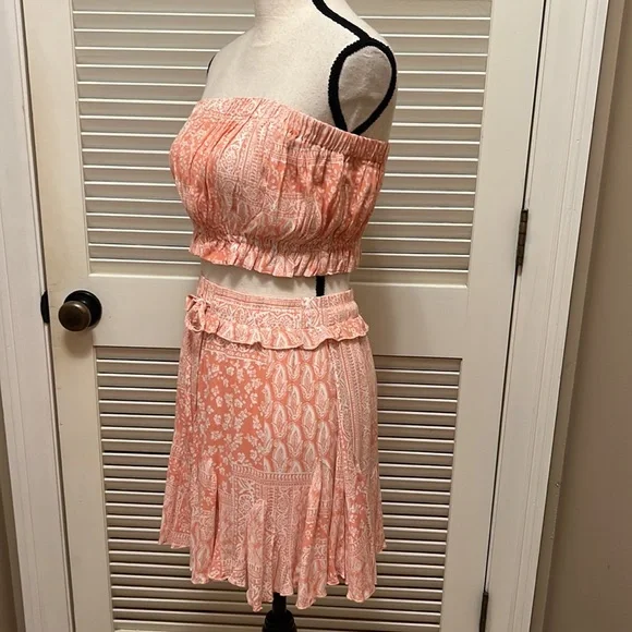 93. Blue B Collection Bandeau and Skirt in Paisley Print - Picture 6 of 11